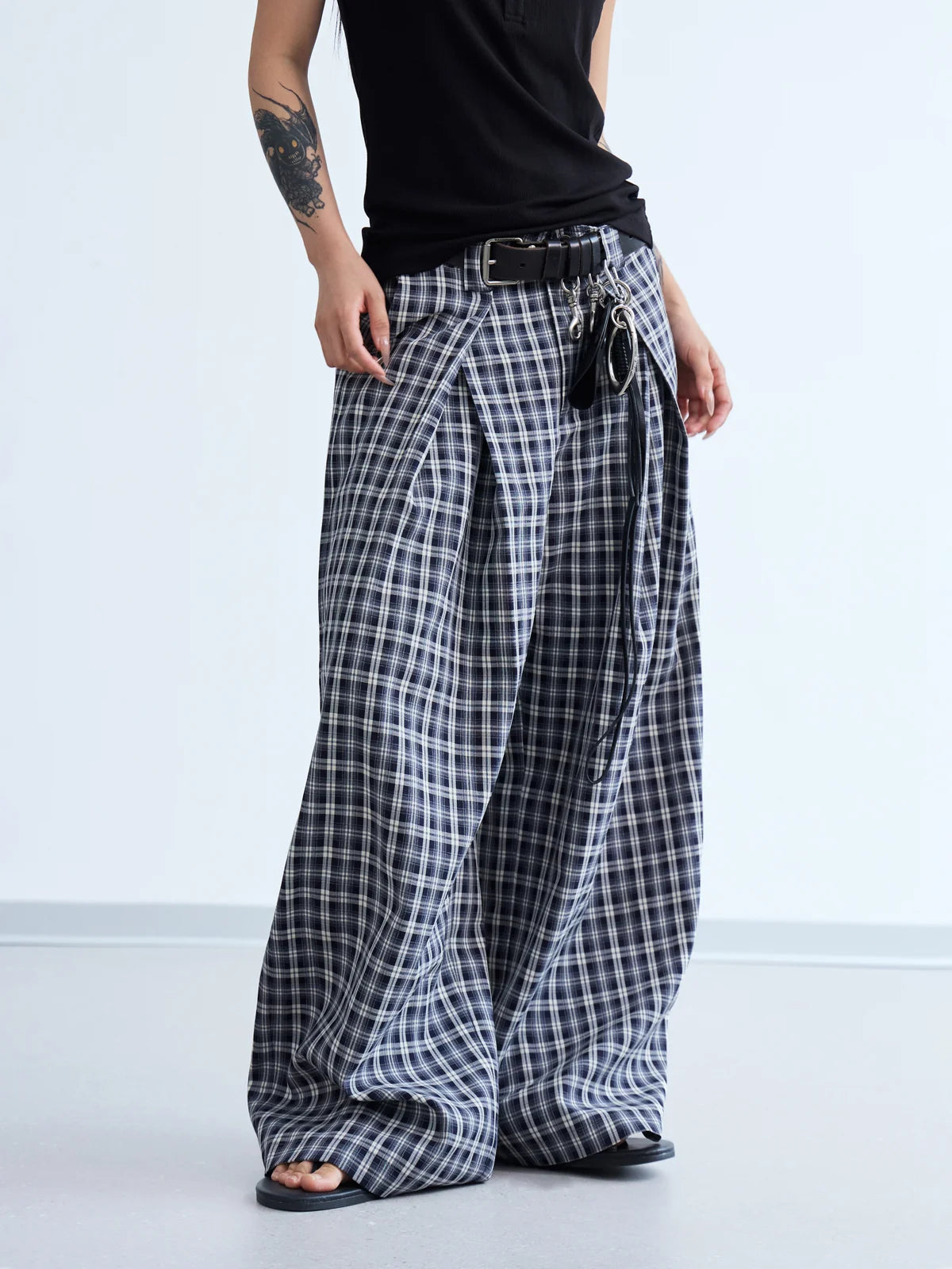 Peoplesense Curved Plaid Relaxed Trousers