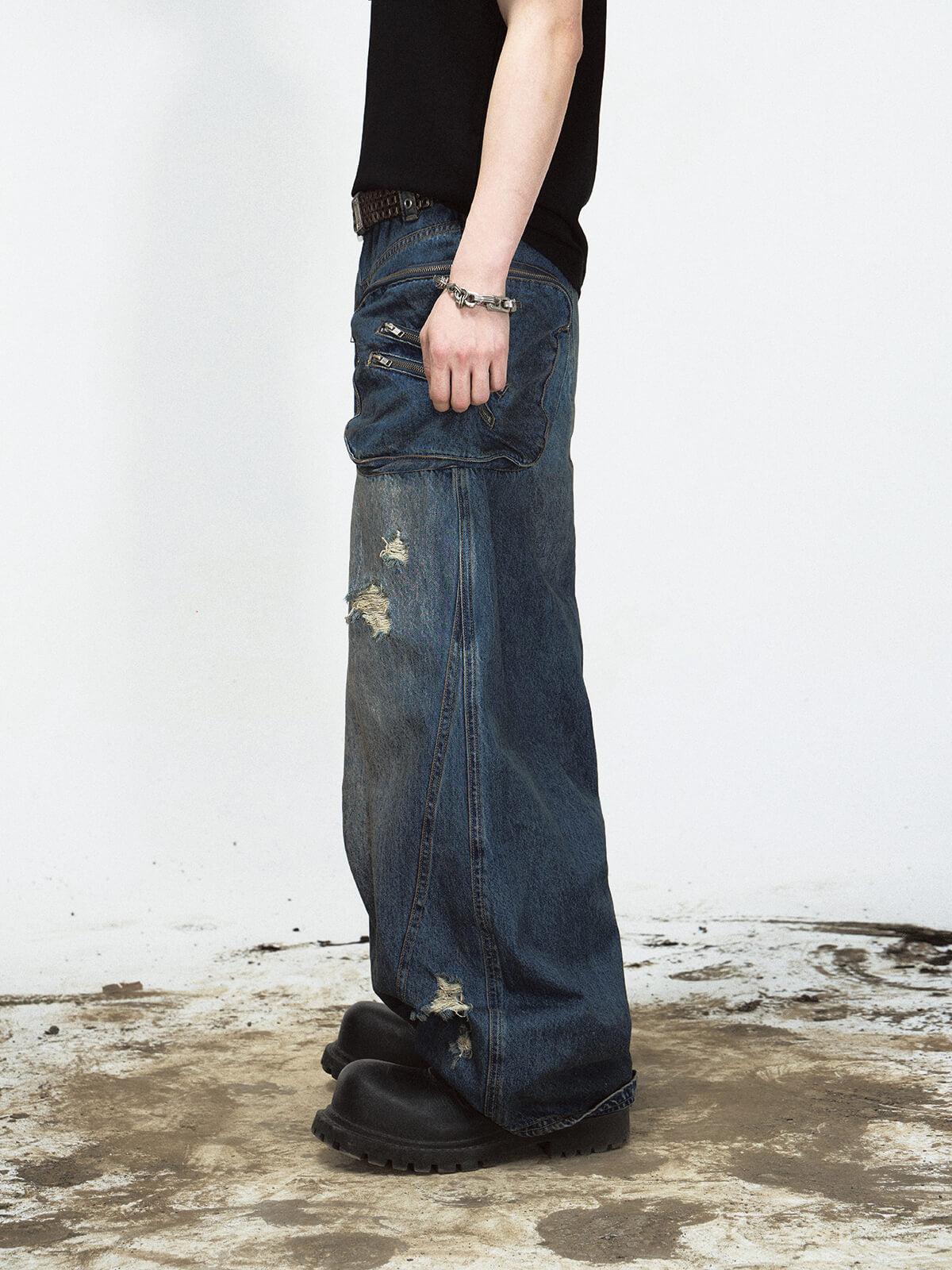 Vintage-Inspired Baggy Cargo Denim Jeans