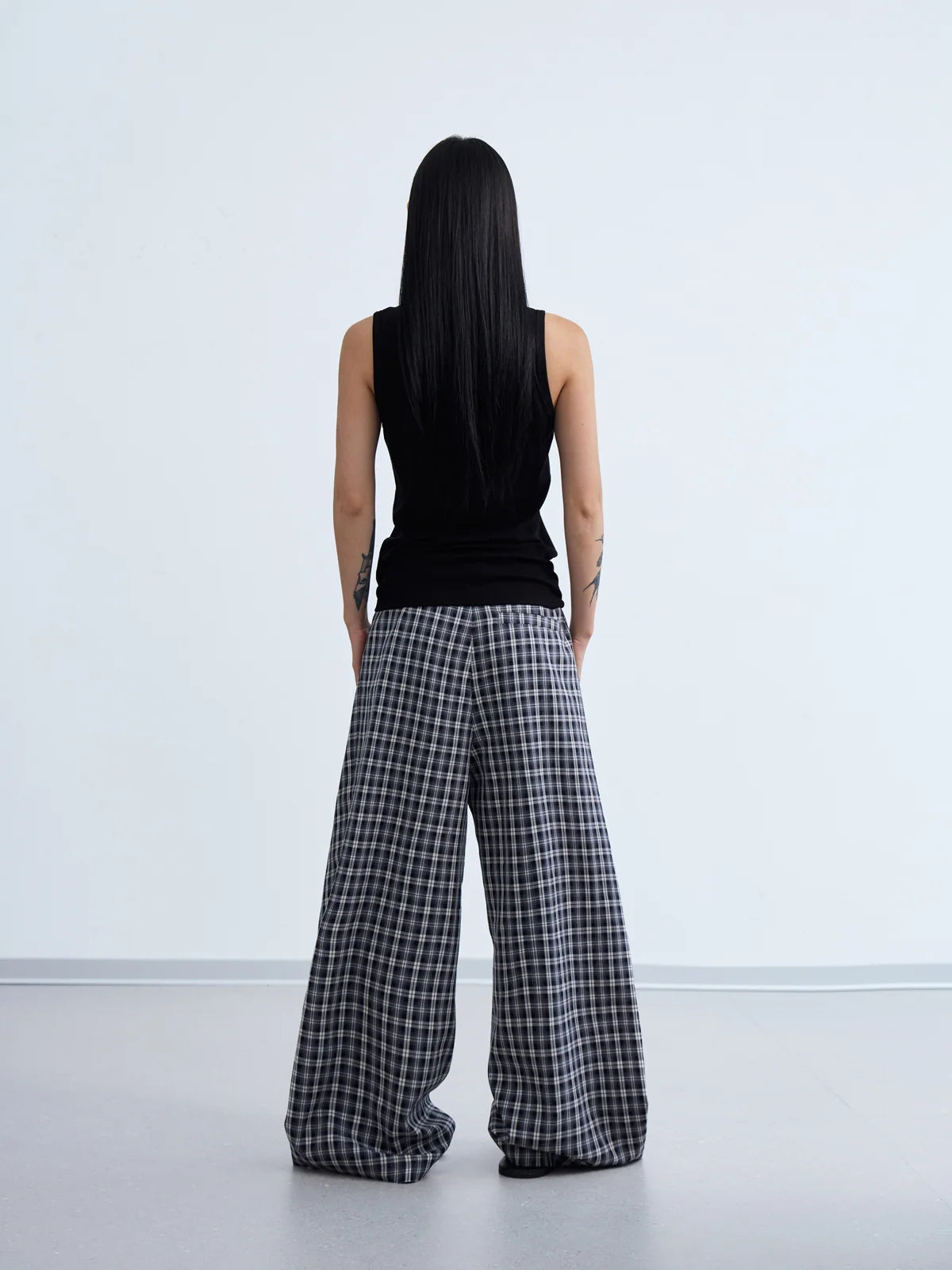 Peoplesense  Curved Plaid Relaxed Trousers