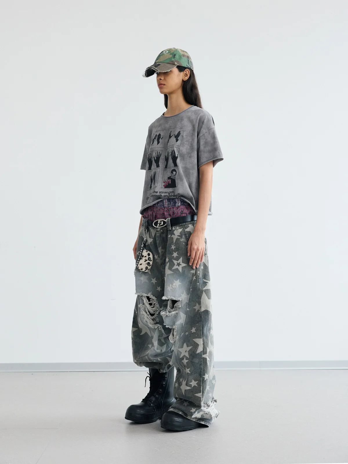 Peoplesense Cropped Hem Graphic Grey Tee