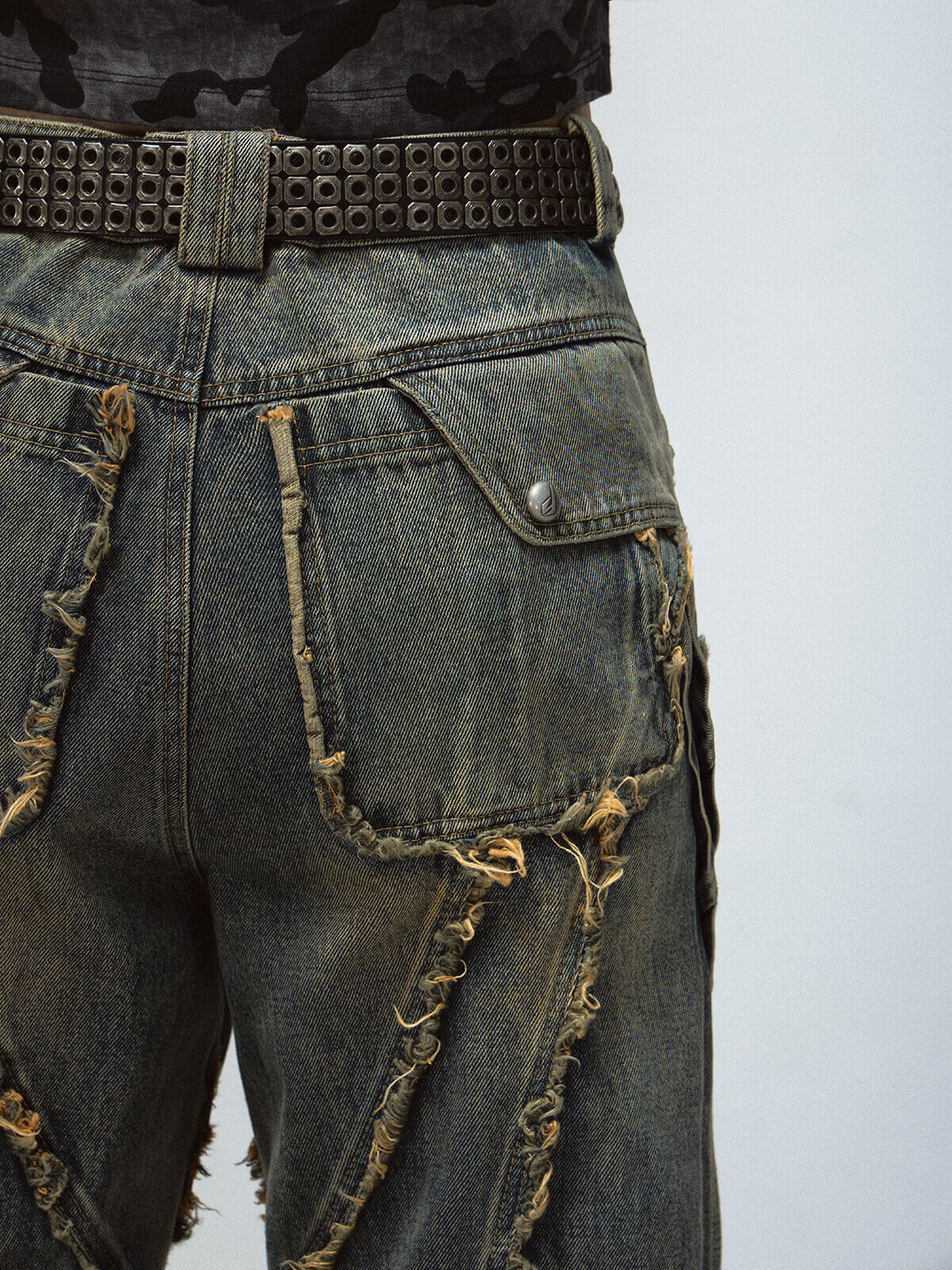 Deconstructed Washing Denim Jeans details