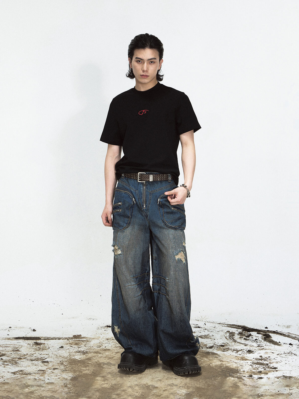  Vintage-Inspired Baggy Cargo Denim Jeans